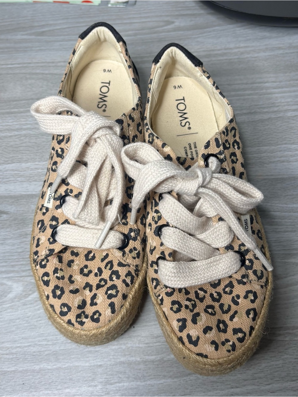 TOMS women Leopard Print Lace-Up Sneakers in Beige and Black size 6